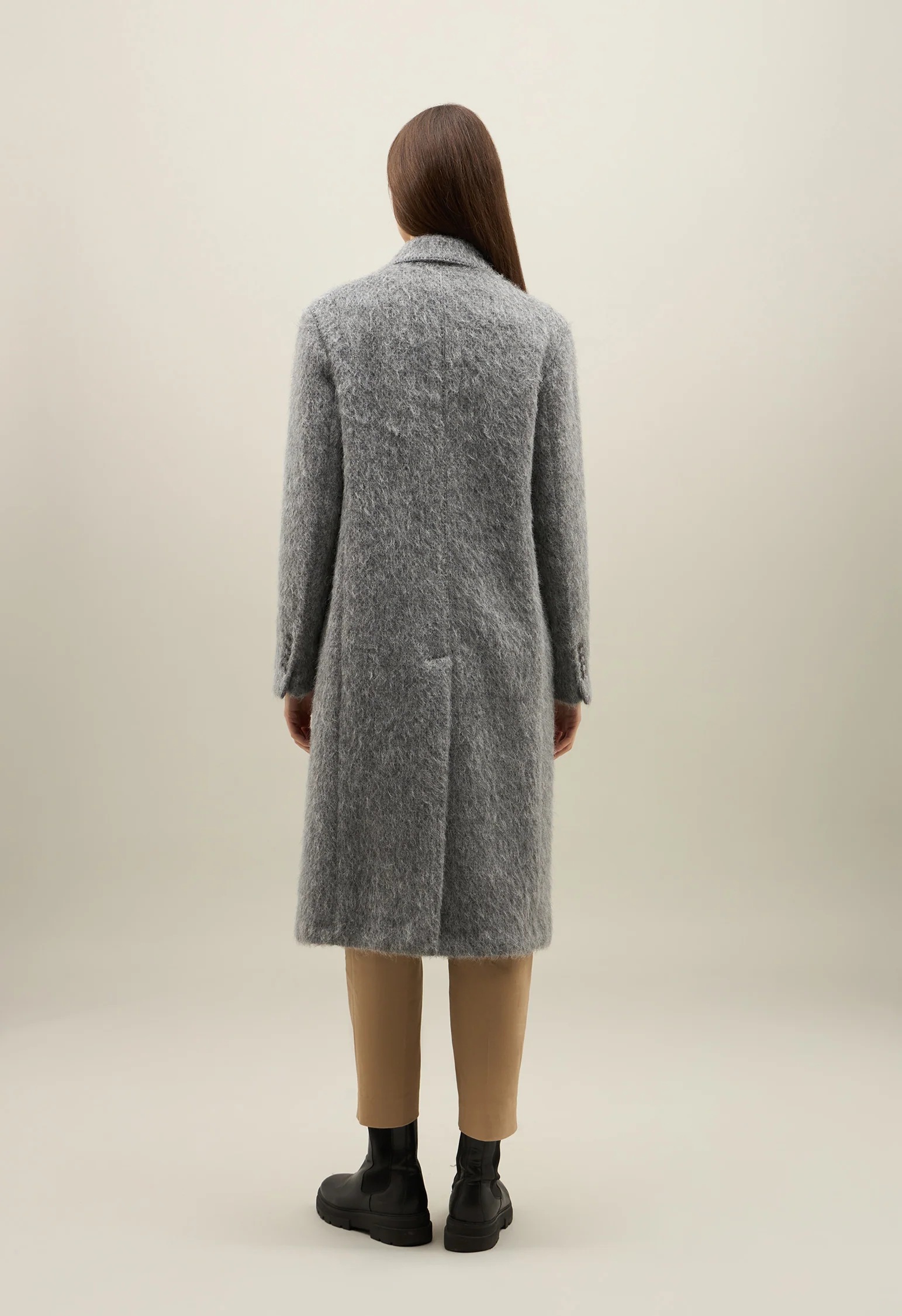 Cappotto doppiopetto in misto alpaca grigio - Image 2