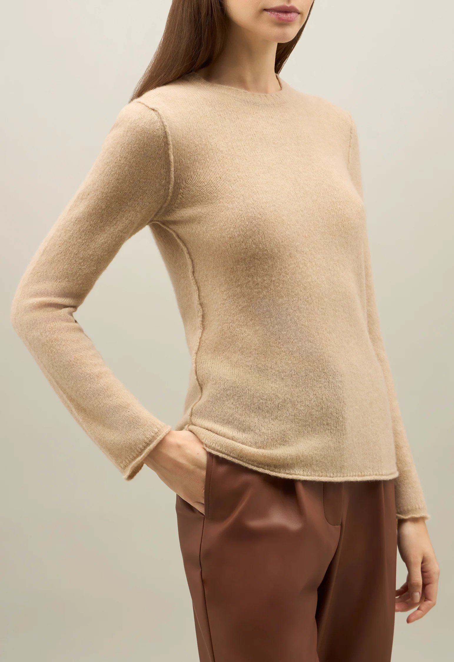Girocollo in lana e cashmere spazzolato beige - Image 3