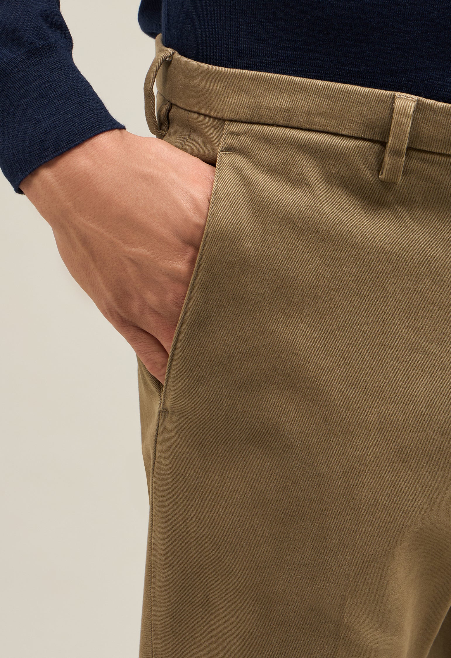 Pantalone Chino slim in cotone comfort verde oliva - Image 3